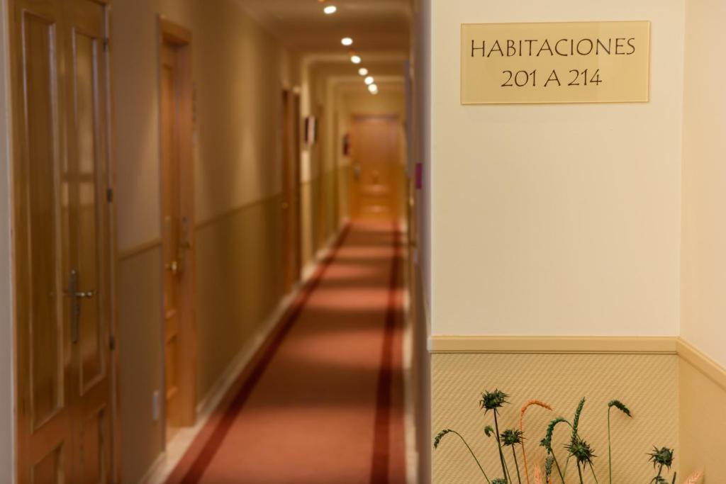 Hotel La Torre Vega de Valdetronco Eksteriør billede